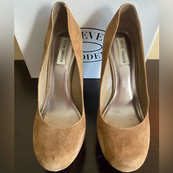 Steve Madden- Roxxie taupe suede wedge. Size 9.5. 5.5” heel and 1.5” platform - Picture 5 of 11